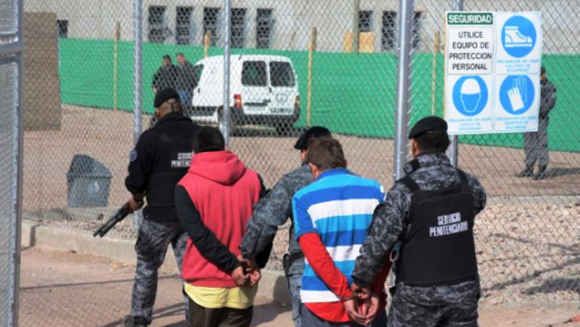 imagen Trasladan a los primeros internos a la nueva cárcel federal