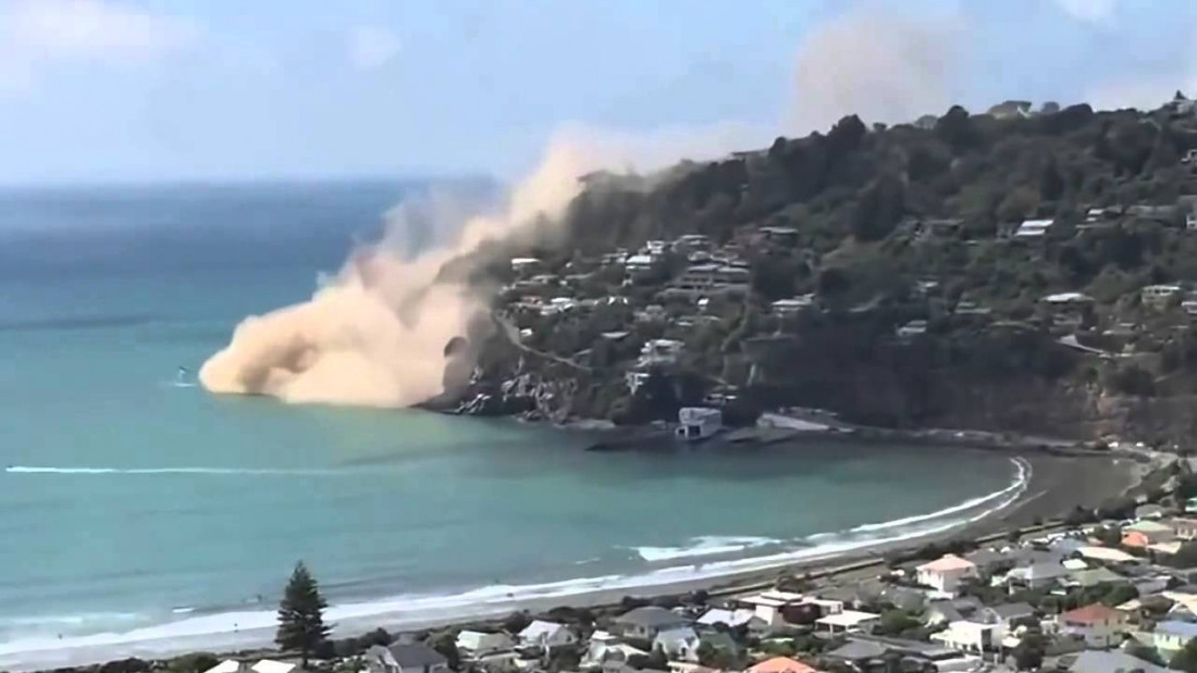 Un fuerte sismo seguido de tsunami dejó al menos dos muertos en Nueza Zelanda