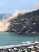 Un fuerte sismo seguido de tsunami dejó al menos dos muertos en Nueza Zelanda
