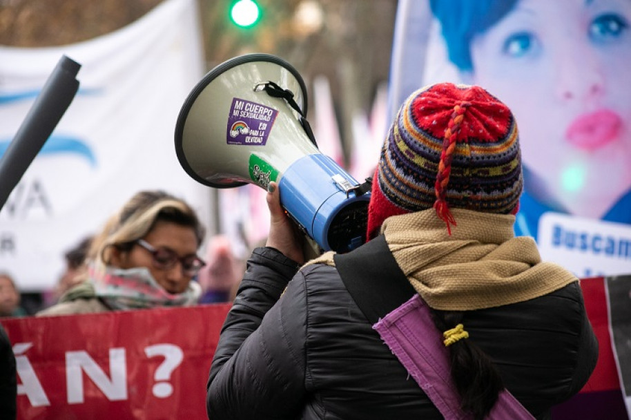 imagen Fotogalería de un nuevo #3J en Mendoza: "Vivas, libres y desendeudadas nos queremos"