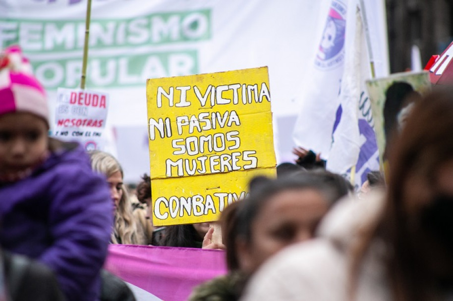 imagen Fotogalería de un nuevo #3J en Mendoza: "Vivas, libres y desendeudadas nos queremos"