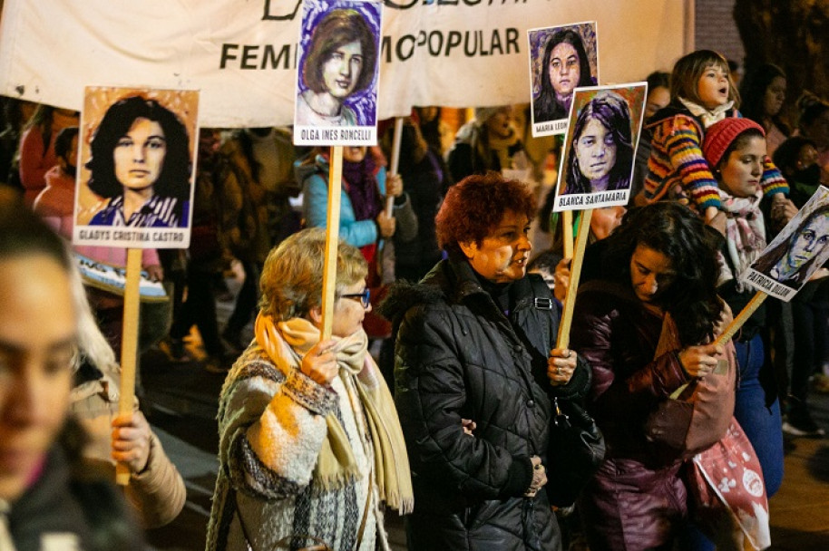 imagen Fotogalería de un nuevo #3J en Mendoza: "Vivas, libres y desendeudadas nos queremos"