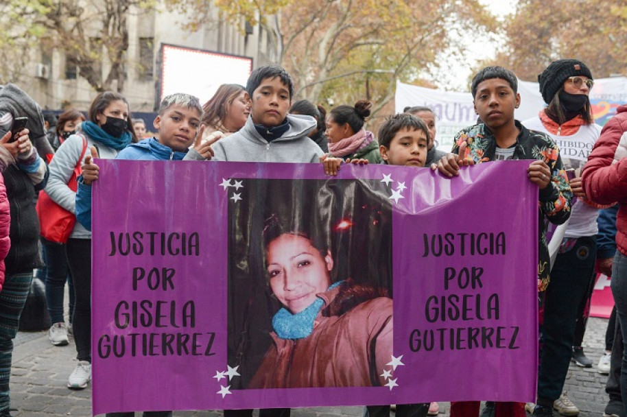 imagen Fotogalería de un nuevo #3J en Mendoza: "Vivas, libres y desendeudadas nos queremos"