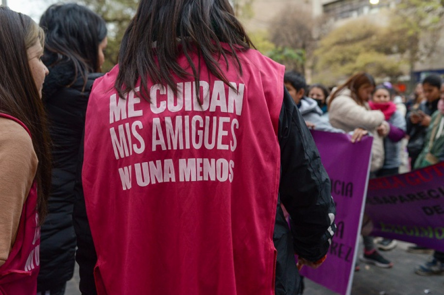 imagen Fotogalería de un nuevo #3J en Mendoza: "Vivas, libres y desendeudadas nos queremos"