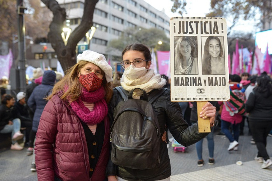 imagen Fotogalería de un nuevo #3J en Mendoza: "Vivas, libres y desendeudadas nos queremos"