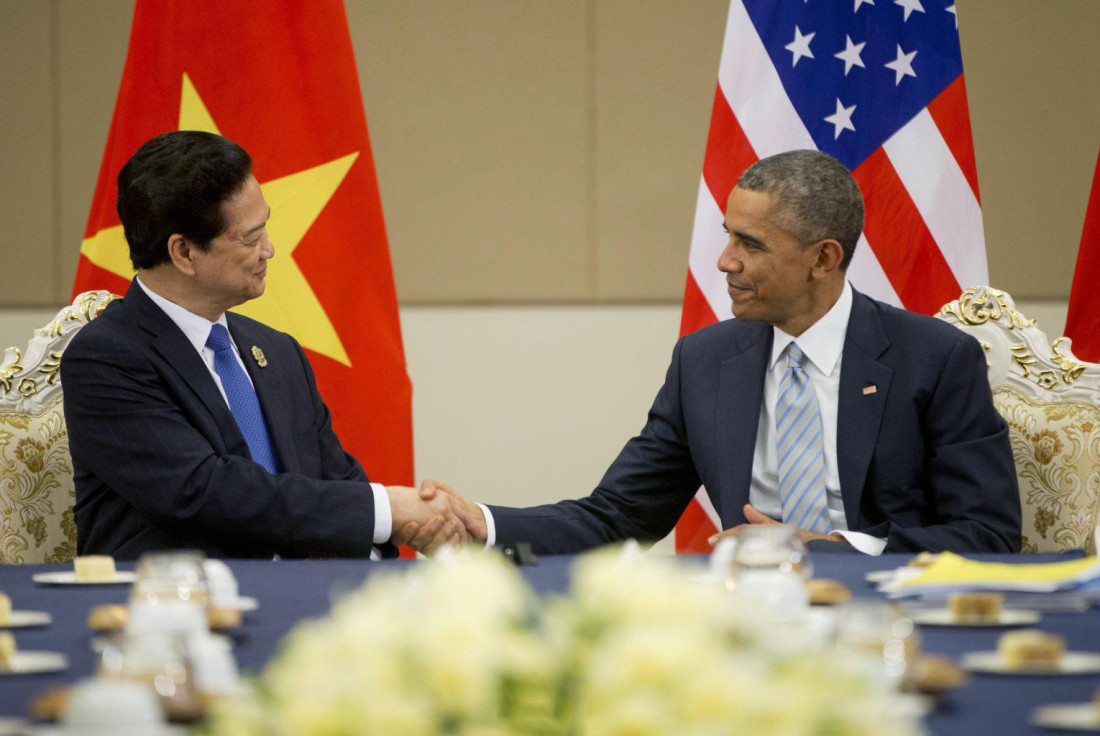 Decisión histórica de Obama: levantó el embargo de armas a Vietnam