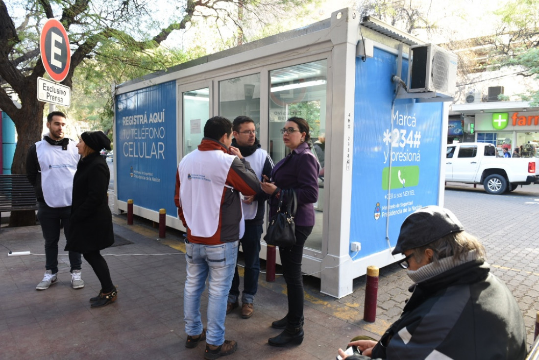 Mendoza busca desalentar el robo y reventa de celulares