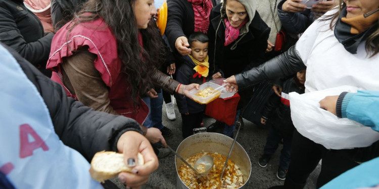 "Los dueños de medios empobrecen a los trabajadores de prensa"