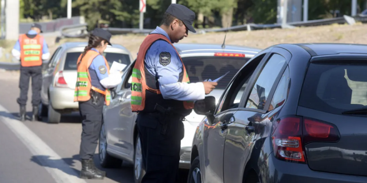 Así funcionarán los controles, los servicios y el comercio en Nochebuena y Navidad