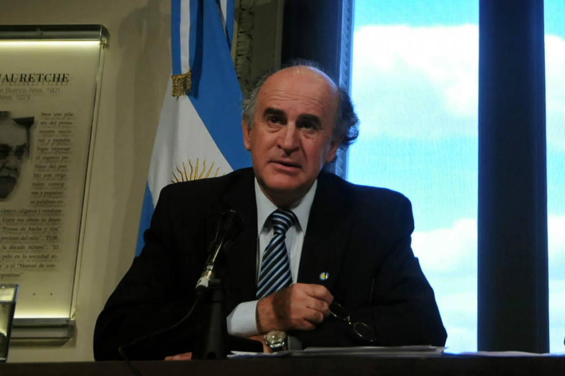 Por el espionaje británico, piden citar a embajadores y a Parrilli