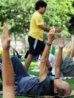 Alimentación saludable, deportes y vitamina D para prevenir fracturas a cualquier edad