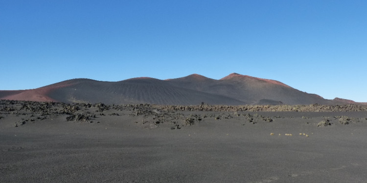 Filosofía y Letras apadrina los volcanes Morados Sur de la Payunia