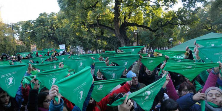 En Mendoza también se criticó a Michetti durante el pañuelazo federal