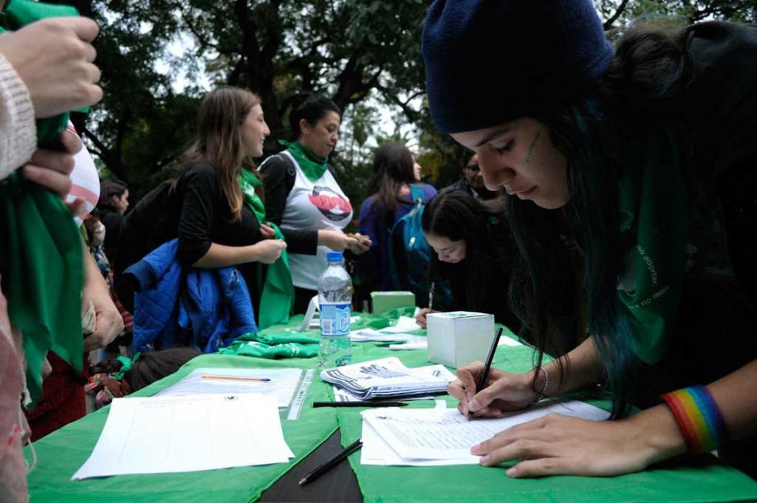 Cientos de comunicadoras mendocinas pidieron por el aborto legal