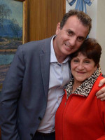 Pérez celebró con María Domínguez la recuperación de su nieta