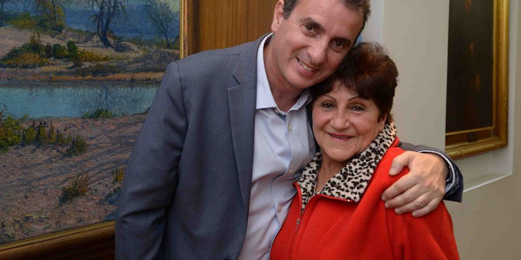 Pérez celebró con María Domínguez la recuperación de su nieta