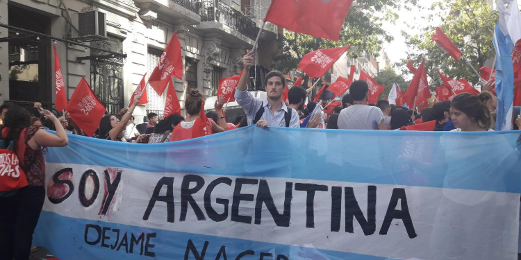 Se viene el pañuelo celeste