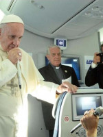 El Papa saludó a la Argentina y a Macri desde el aire 