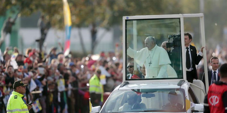 Una Bogotá blindada y con ley seca recibe al papa Francisco