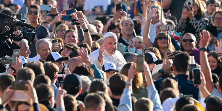 A 10 años de la elección de Francisco, el Papa que trabaja por "una Iglesia pobre para los pobres"