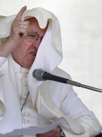 El Papa viaja a Egipto como "mensajero de la paz"