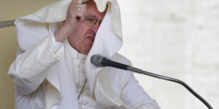 El Papa viaja a Egipto como "mensajero de la paz"
