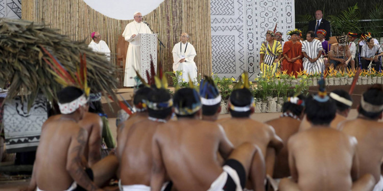 En Perú, el Papa cargó contra la trata de personas 