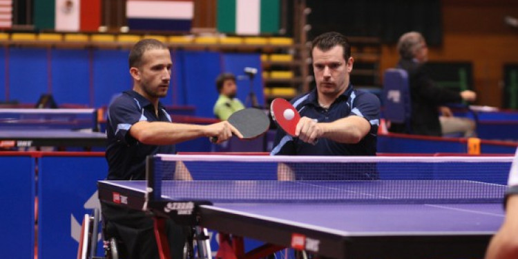 Encuentro deportivo de tenis mesa para personas con discapacidad
