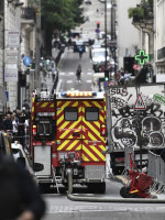 Un hombre armado toma al menos dos rehenes en el norte de París