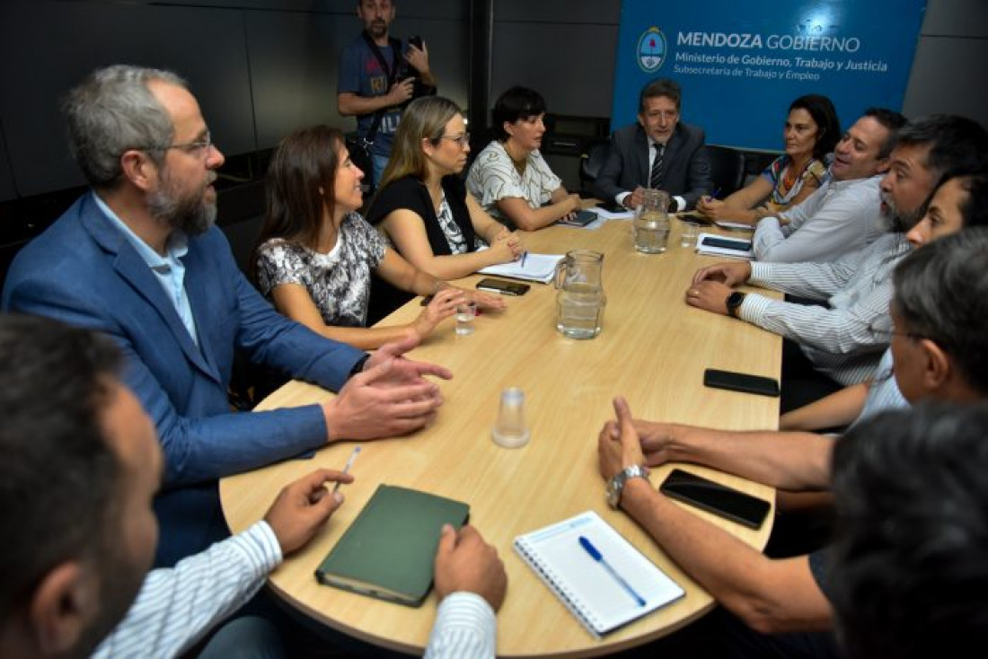 Paritarias estatales: con dos ofertas, el Gobierno de Mendoza inició la ronda de negociaciones