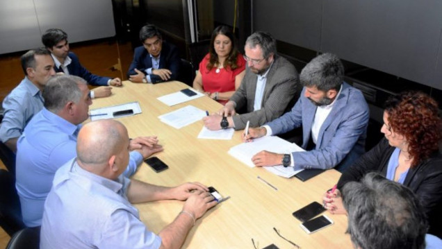 imagen Paritarias estatales: la suba mensualizada se impone a la cláusula gatillo