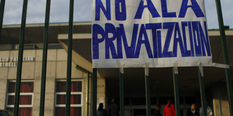 Chile: Trabajadores de la salud inician paro y estudiantes preparan una nueva marcha