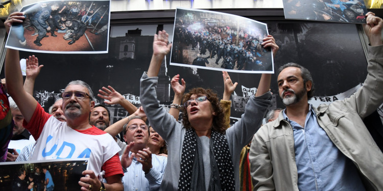 Los docentes van al paro