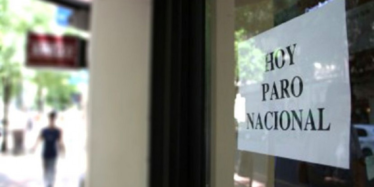 Comenzó el paro y no habrá bancos ni lunes ni martes