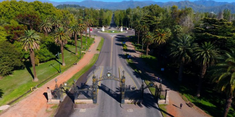 A pesar de las advertencias, hubo pícnics en el Parque San Martín