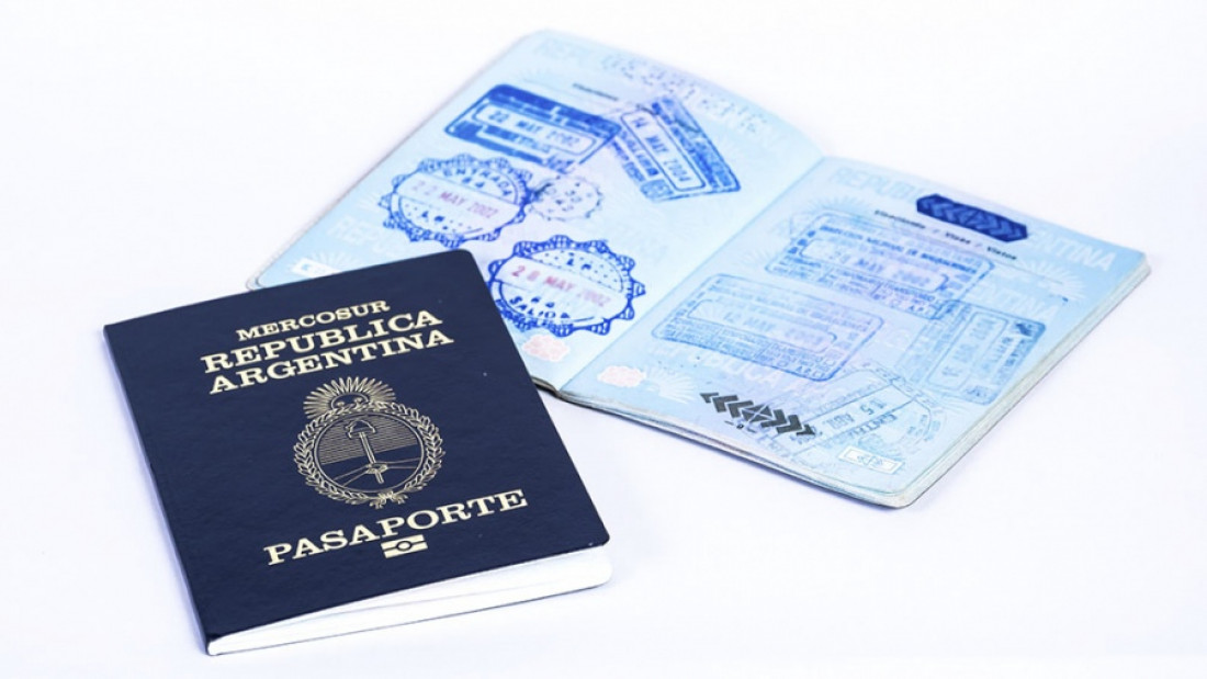 Adiós al sellado en los pasaportes para entrar o salir de la Argentina