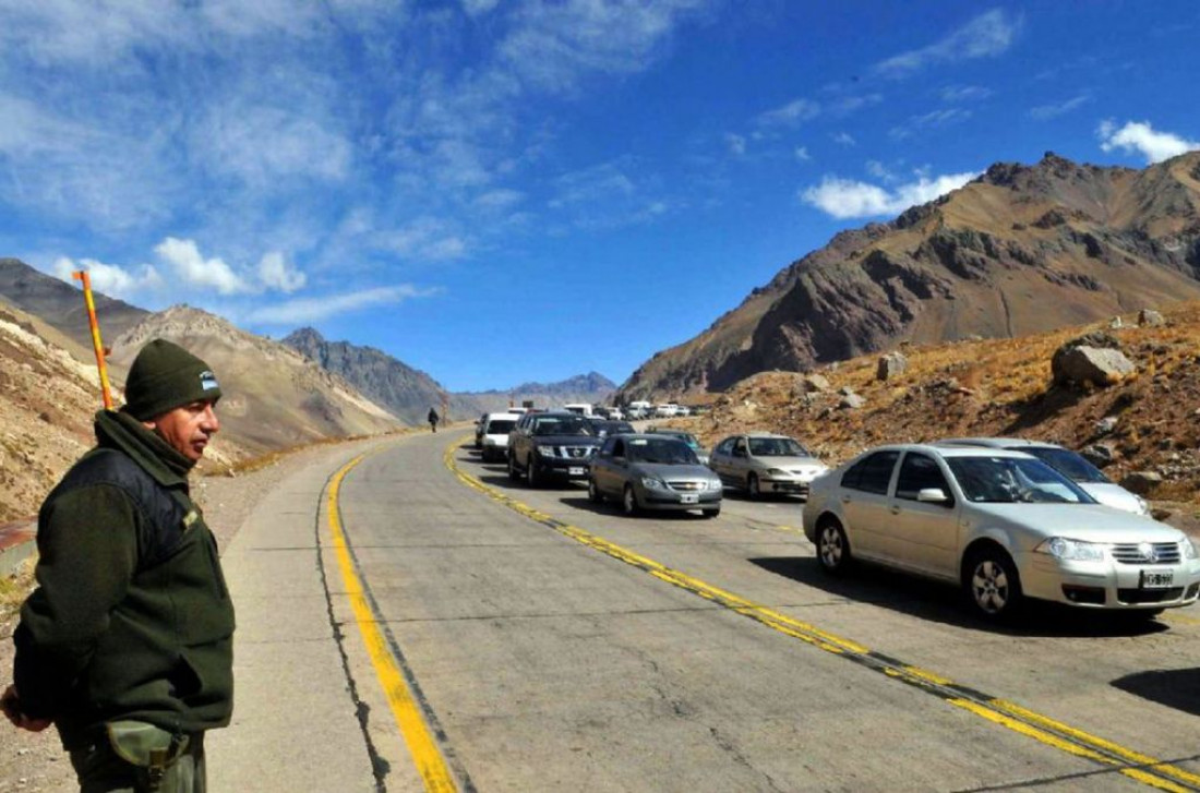 Paso a Chile: cuatro cabinas habilitadas y demoras de 7 horas