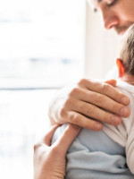 Licencias por paternidad: "Reproducen un modelo tradicional de familia que ya no está vigente"