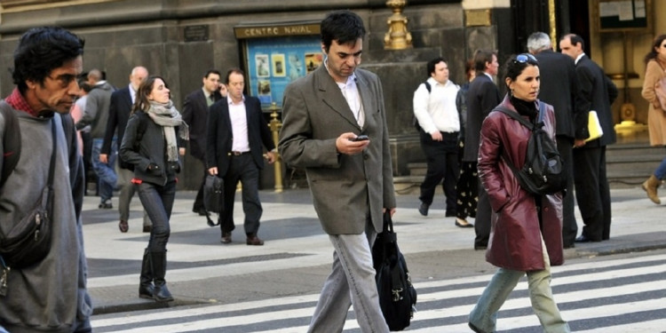 Seguridad Vial: el uso del celular, el principal motor de los siniestros peatonales 