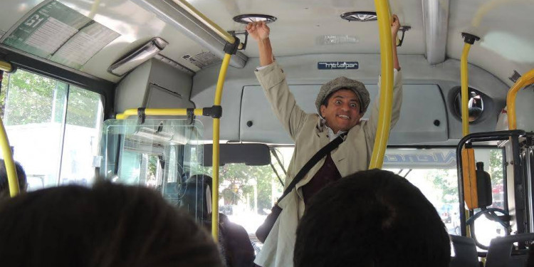 "Cuentos en el bondi" en Godoy Cruz