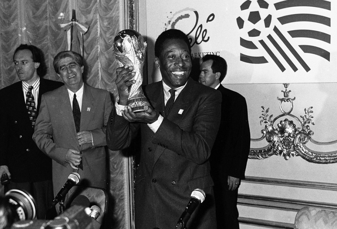Pelé, el único con tres vueltas olímpicas en la Copa del Mundo