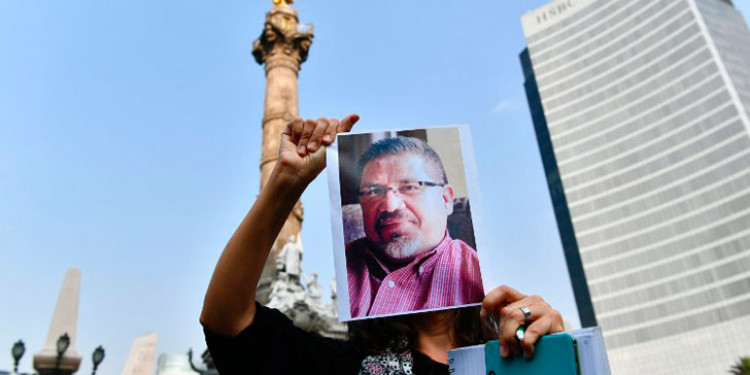 Repudiaron en México el asesinato del periodista Javier Valdez