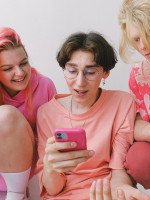 Facebook e Instagram prohibirán segmentar por género los anuncios dirigidos a adolescentes