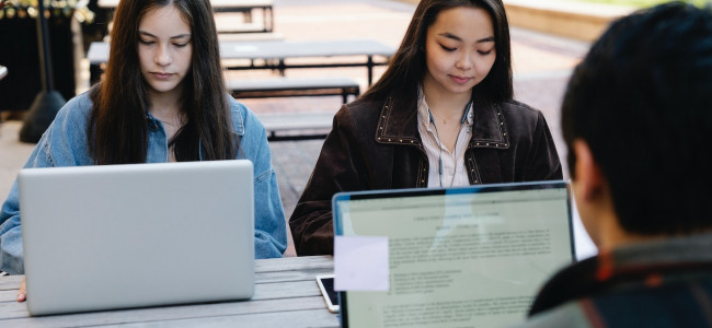 La Inteligencia Artificial se abre camino en la educación superior con una guía de la Unesco