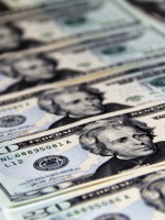 Tras el anuncio del desembarco de Massa, el dólar paralelo cerró por debajo de los 300 pesos