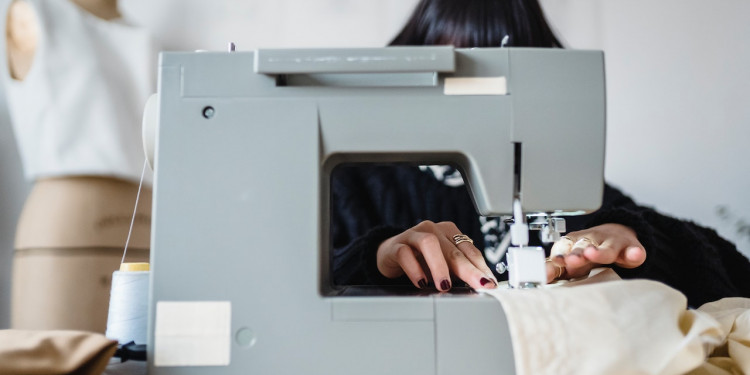 Estética, ropa interior y tareas de cuidado, los trabajos privados más feminizados