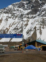 Continúa cerrado el paso a Chile