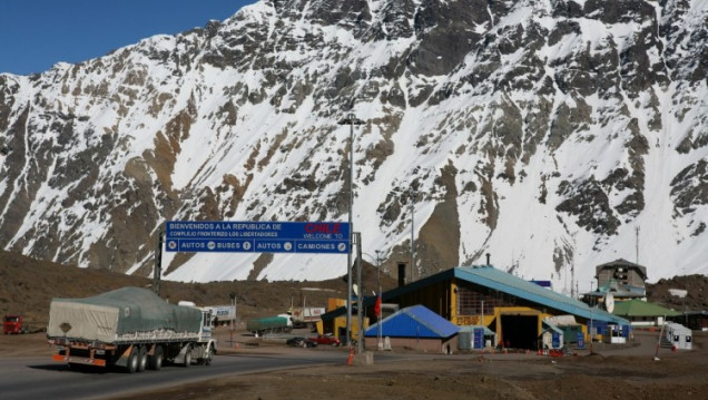 imagen Continúa cerrado el paso a Chile