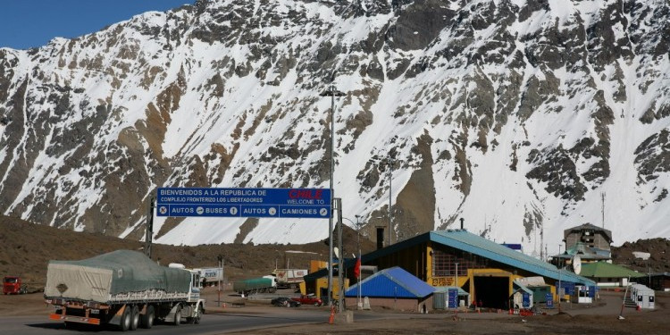 Continúa cerrado el paso a Chile