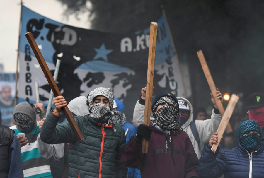 imagen La mayoría de los manifestantes dejaron el lugar en el momento en que apareció la policía Foto: Télam